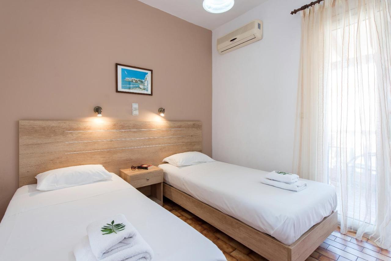 Eriva Hotel Ахарави Екстериор снимка