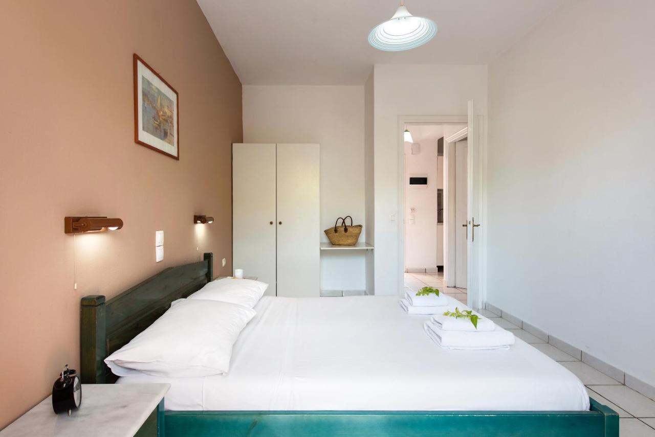 Eriva Hotel Ахарави Екстериор снимка